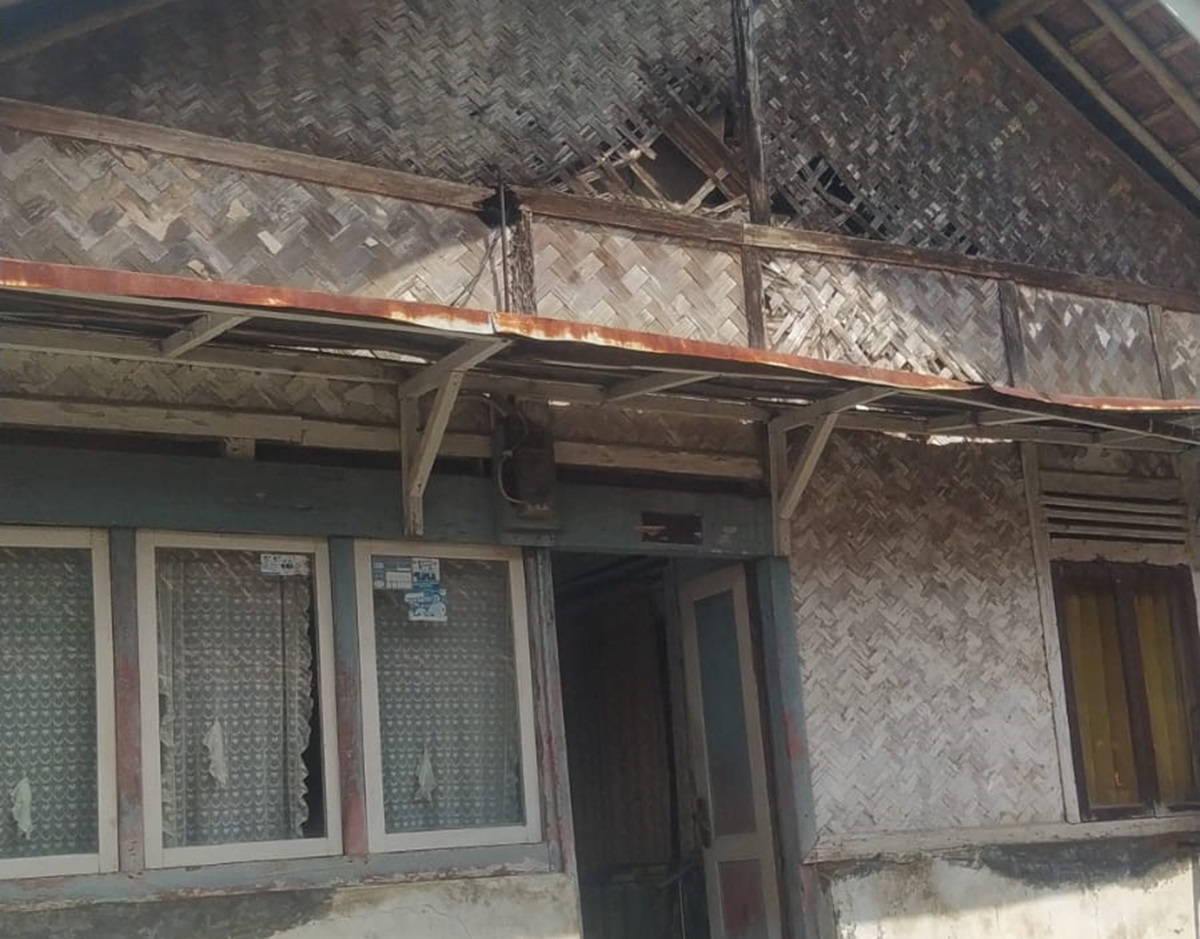 Jeritan Warga Miskin Kuningan, Tinggal di Rumah Hampir Roboh dan Tak Mampu Berobat